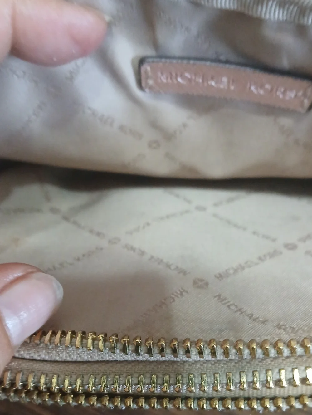 Michael Kors Rose gold clutch monogram, print